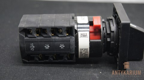 Przełącznik 3-pozycje 20A 400V 3LF1200-6BE21 Siemens Przełącznik 3-pozycje 20A 400V 3LF1200-6BE21 Siemens
