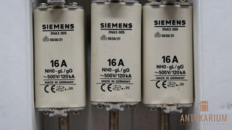 Wkładka bezpiecznikowa 3 sztuki 16A NH0 3NA3005 Siemens Wkładka bezpiecznikowa 3 sztuki 16A NH0 3NA3005 Siemens