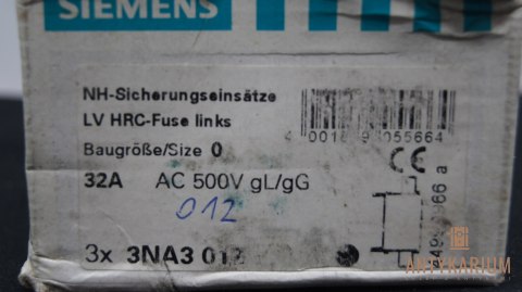 Wkładka bezpiecznikowa 3 sztuki 32A NH0 3NA3012 Siemens