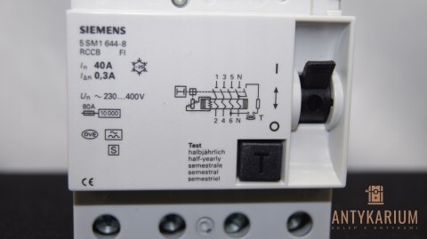 Wyłącznik Róż-prądowy 40A 4POL 300ma 5SM1 646-8 Siemens Wyłącznik Róż-prądowy 40A 4POL 300ma 5SM1 646-8 Siemens