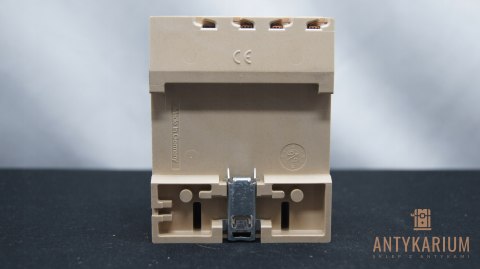 Wyłącznik Róż-prądowy 40A 4POL 300ma 5SM1 646-8 Siemens Wyłącznik Róż-prądowy 40A 4POL 300ma 5SM1 646-8 Siemens