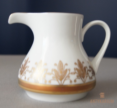 Porcelanowy zestaw do herbaty bogato złocony