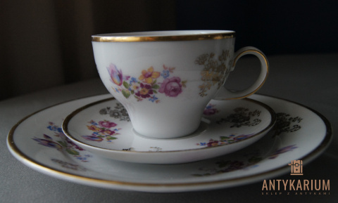 Porcelanowy zestaw do kawy w kwiaty Porcelanowy zestaw do kawy w kwiaty