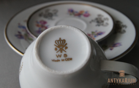 Porcelanowy zestaw do kawy w kwiaty Porcelanowy zestaw do kawy w kwiaty