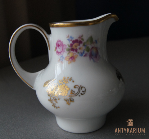 Porcelanowy zestaw do kawy w kwiaty Porcelanowy zestaw do kawy w kwiaty