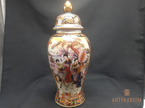 Wazon amfora z pokrywką 31 cm