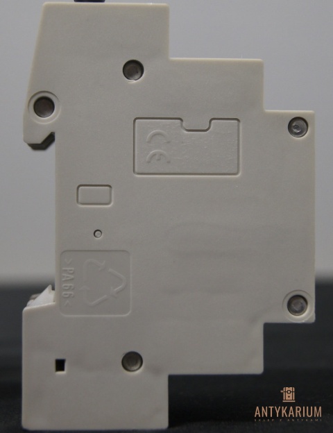 Przekaźnik zdalny bistabilny 5TT5 533 Siemens 16A