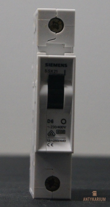 Wyłącznik bezpiecznik Siemens 5SX2 106-8 1pol D6