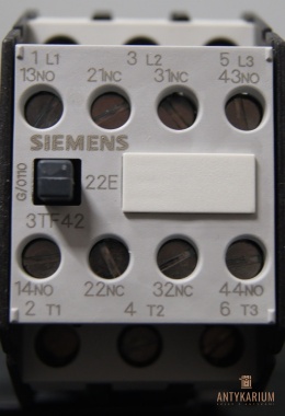 Stycznik 7,5KW 400V DC24V 2NO,2NC 3TF42 22-0AB0 Siemens