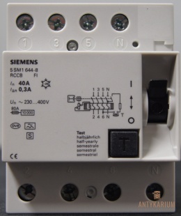 Wyłącznik Róż-prądowy 40A 4POL 300ma 5SM1 644-8 Siemens