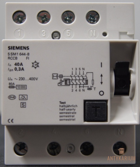 Wyłącznik Róż-prądowy 40A 4POL 300ma 5SM1 644-8 Siemens