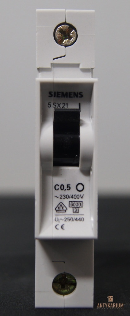 Wyłącznik bezpiecznik SIEMENS 5SX2 105-7 1Pol C0,5