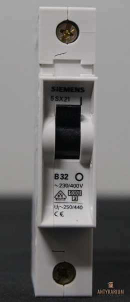 Wyłącznik bezpiecznik SIEMENS 5SX2 132-6 1Pol B32