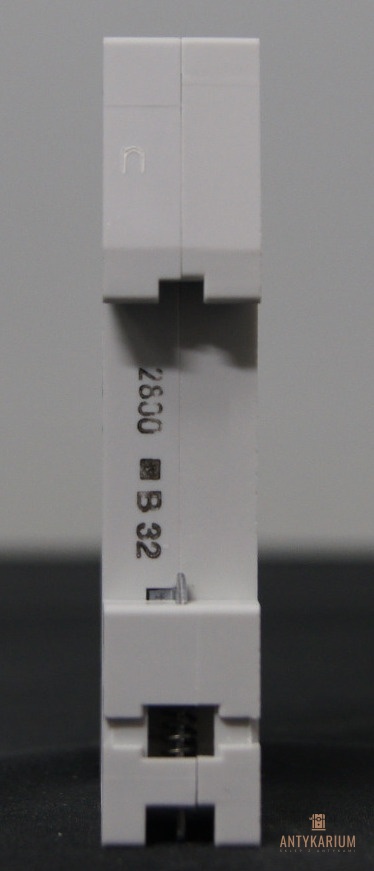 Wyłącznik bezpiecznik SIEMENS 5SX2 132-6 1Pol B32