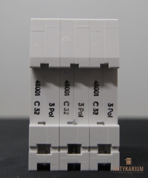 Wyłącznik bezpiecznik SIEMENS 5SX2 332-7 3Pol C32