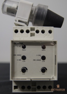 Wyłącznik czasowy Siemens 5TT3 302 do świetlówek