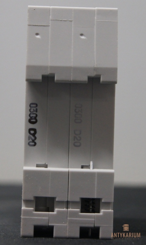 Wyłącznik bezpiecznik Siemens 5SX2 220-8 2Pol D 20