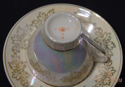Stara Filiżanka Porcelanowa Koserow