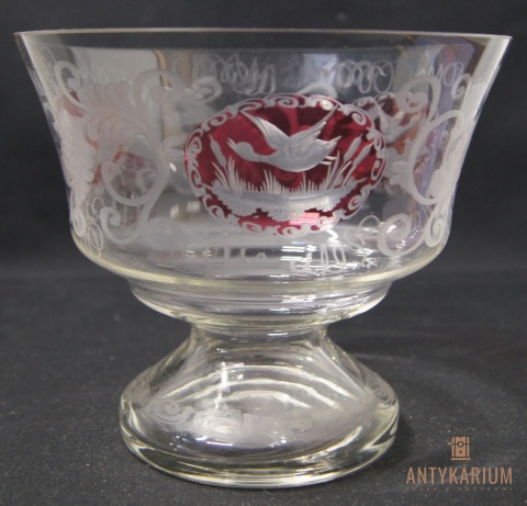 Egermann Ruby Glass Table Centerpiece Ręcznie grawerowany 1970