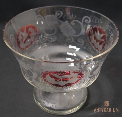 Egermann Ruby Glass Table Centerpiece Ręcznie grawerowany 1970