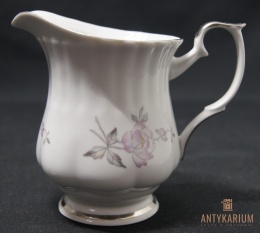 Porcelanowy mlecznik Chodzież malowany kwiaty